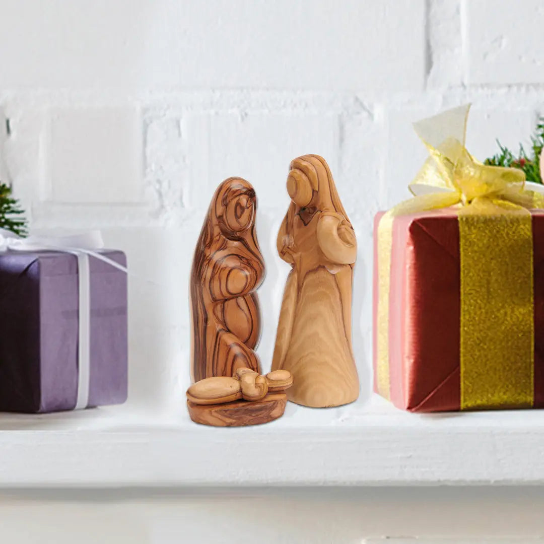 Devotional Olive wood nativity scene - Holy Family 4 Piece Set